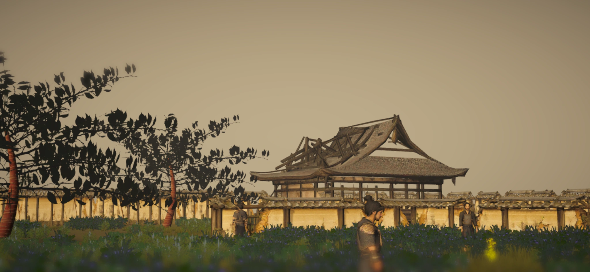 荒廃した内裏を歩くゲーム内風景